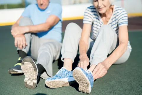 support slippers for the elderly